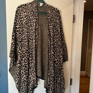 Chicos one size cheetah‎ print sweater wrap